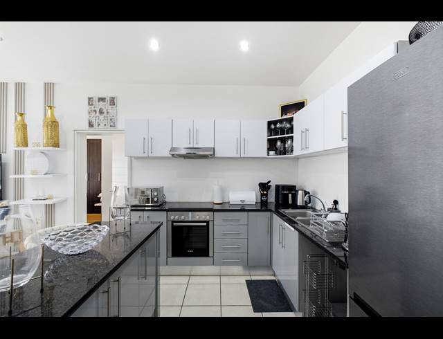 3 BEDROOM TOWNHOUSE FOR SALE IN BRYANSTON
